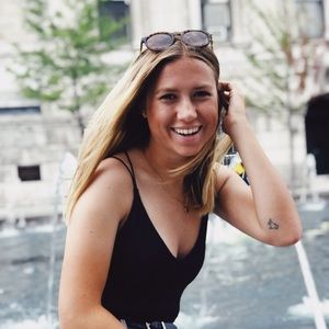 Meet your Posher, Simone